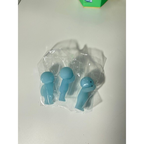 2017 Smiski Toilet Series, "ChibiKusaSki" Glow in the Dark Authentic - Picture 2 of 4